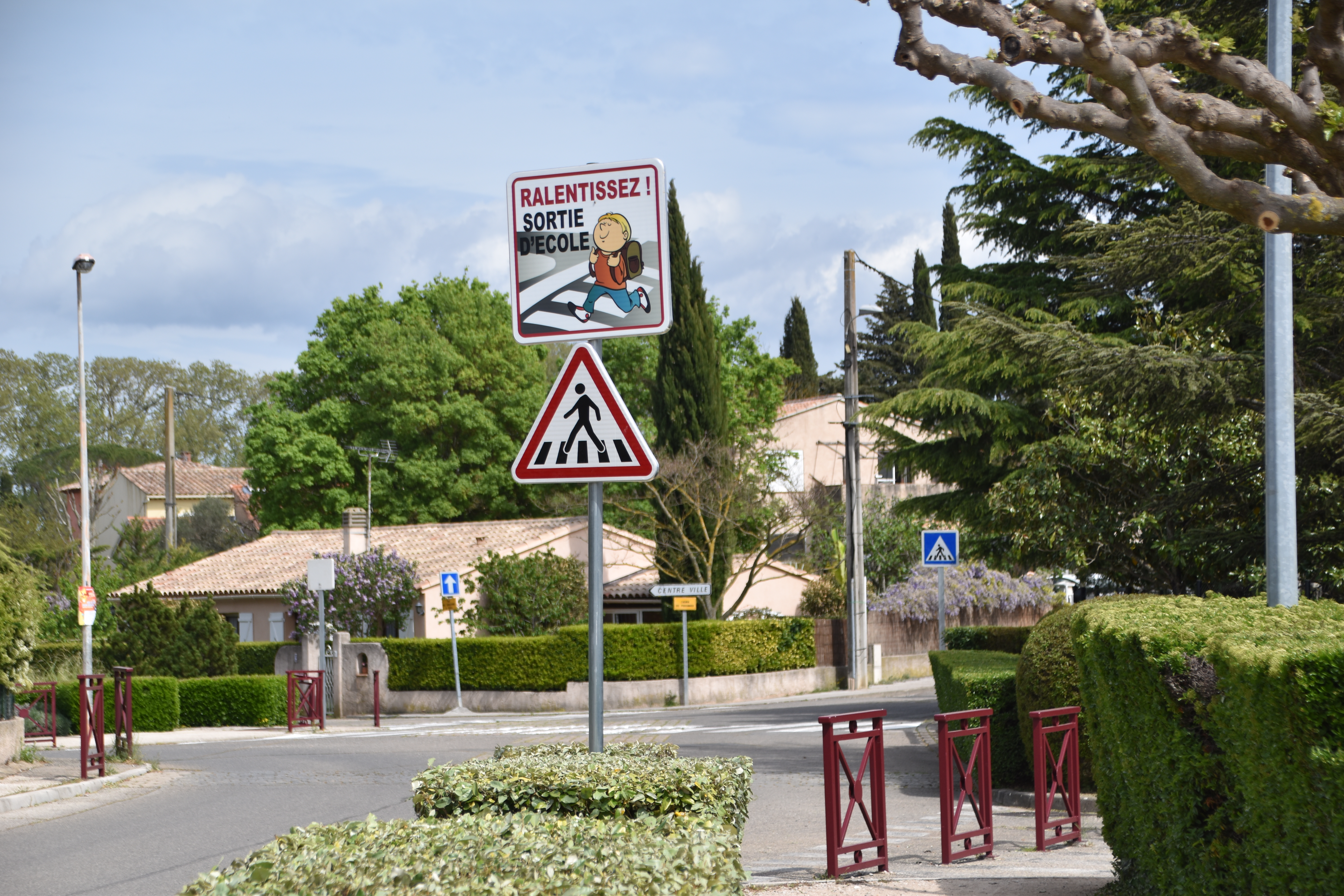 Primaire_panneaux_et_passage_piétons_12.jpg